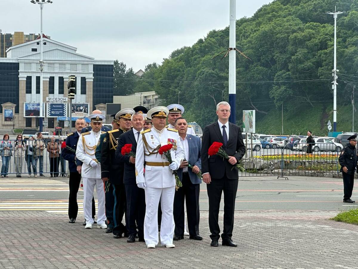 В День ВМФ в столице Камчатки почтили память Василия Завойко